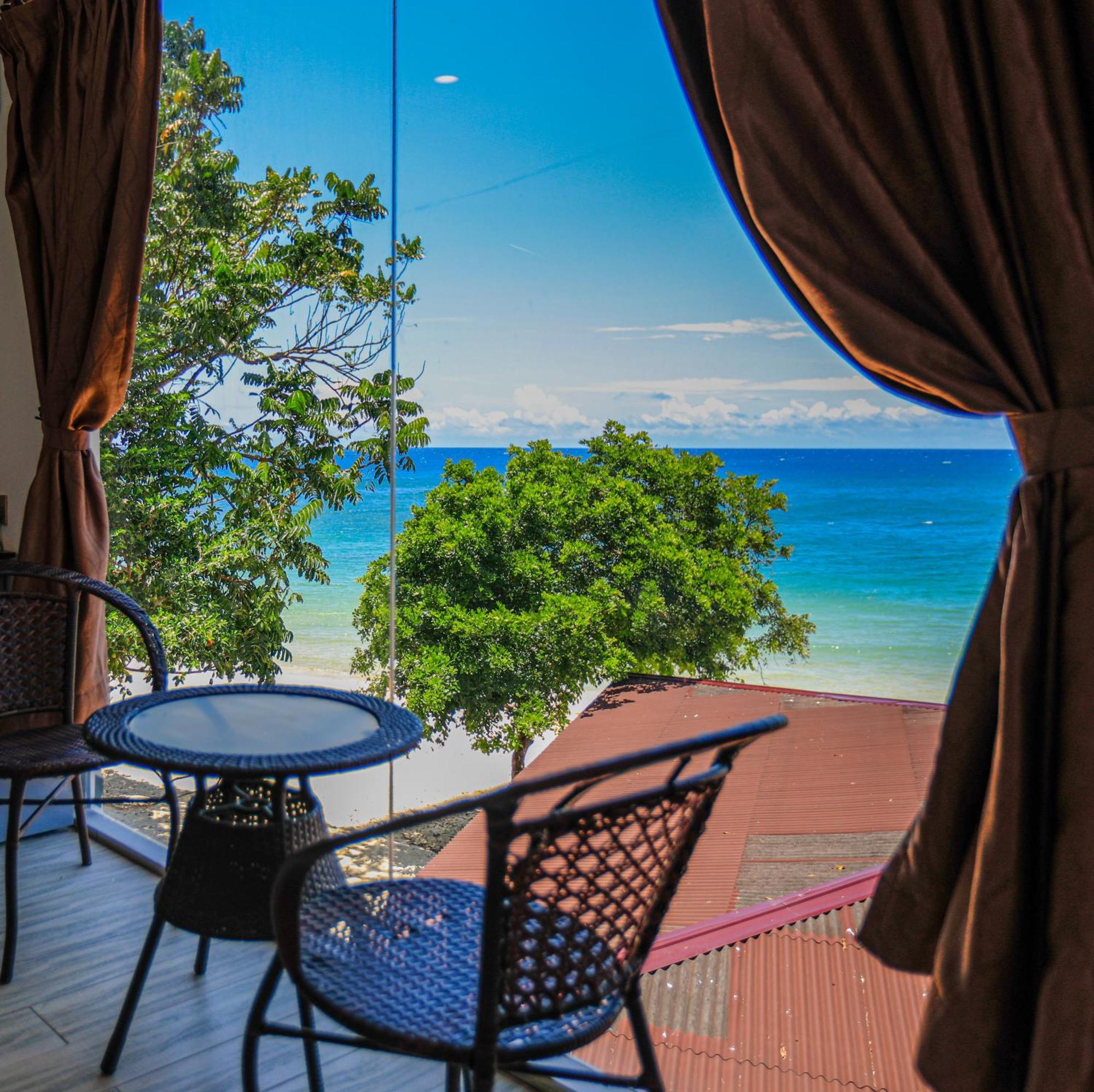 Dolphin Bay Island Resort Kota Belud Luaran gambar